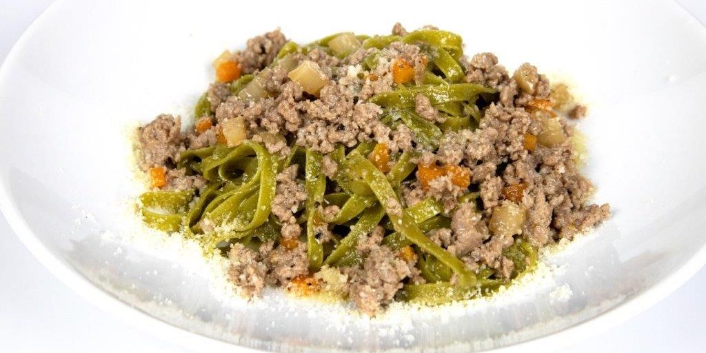 FOTO 17 fettuccine agli spinaci al ragù bianco