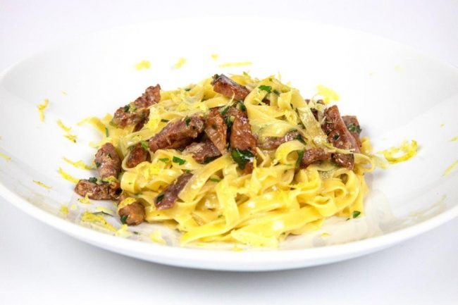 FOTO 21 fettuccine al limone salame e parmigiano