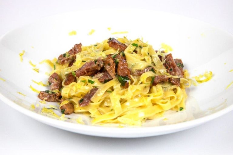 FOTO 21 fettuccine al limone salame e parmigiano